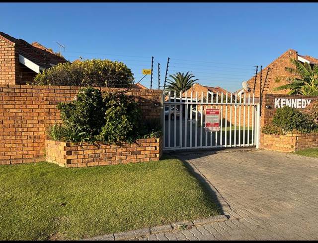 2 BEDROOM PROPERTY TO RENT IN POMONA